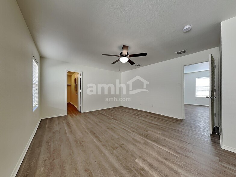 Building Photo - 1995 Kickapoo Trl