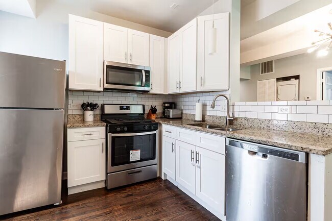 Building Photo - 3301 N Harding Ave