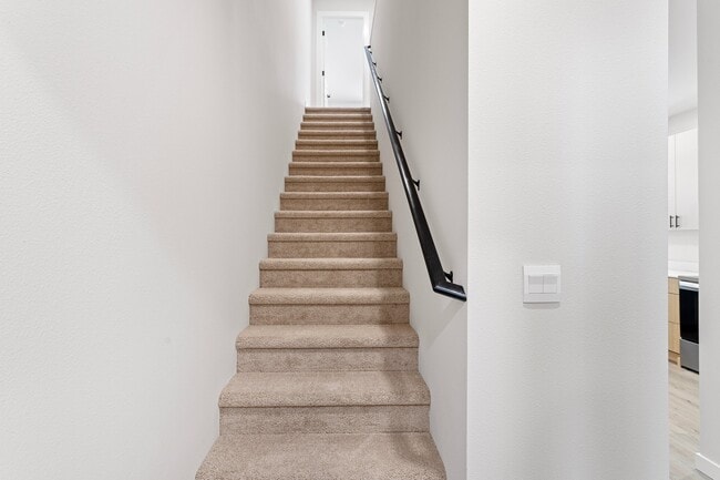 Building Photo - 16124 Cascadian Way