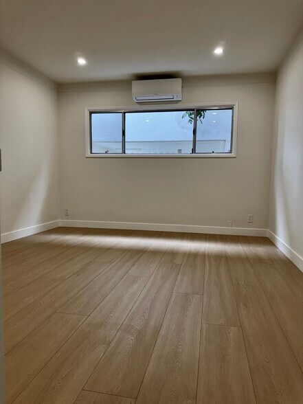 Photo 7 - 3563 Keystone Ave