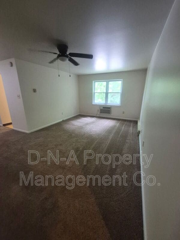 Building Photo - 404 Woodcliff Ave