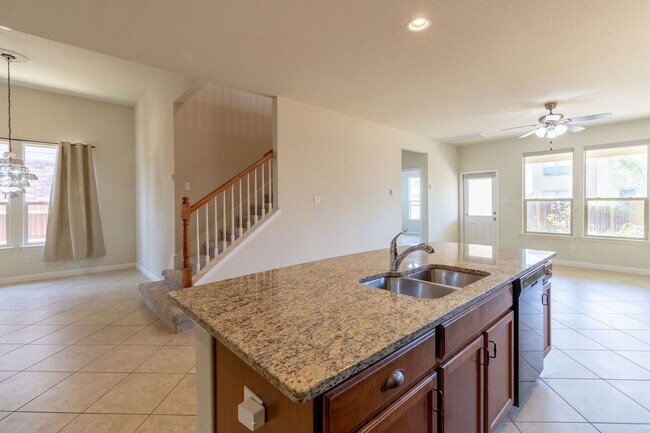 Building Photo - Gorgeous 3 bed / 2.5 bath just North of The Domain!