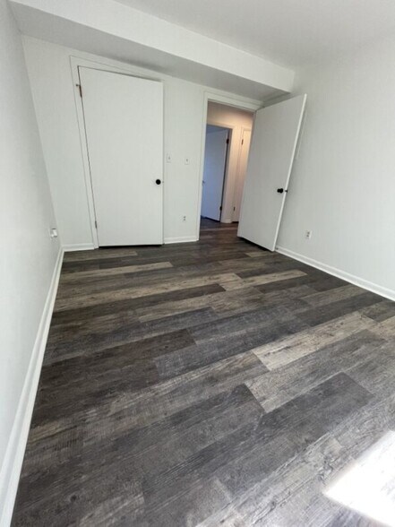 Building Photo - 25B Pine Ln