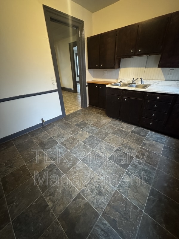 Building Photo - 127-129 Avenue B