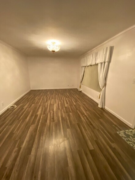 Building Photo - 2308 Schader Dr