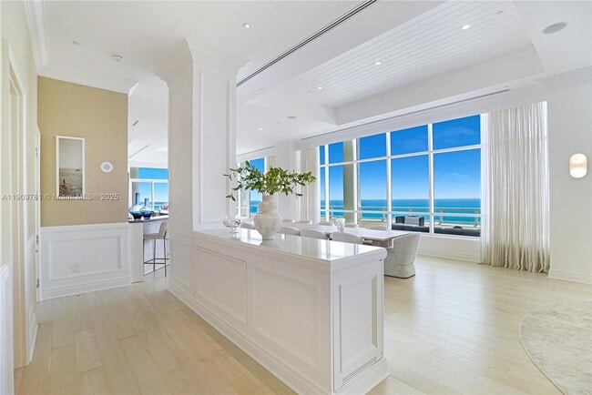 Building Photo - 4401 Collins Ave