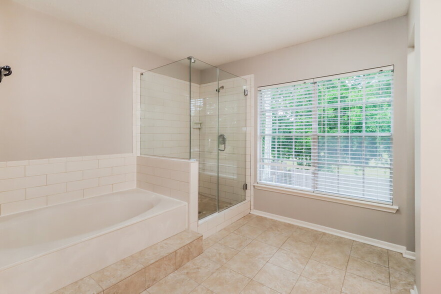 Building Photo - 10046 Lazy Meadows Dr
