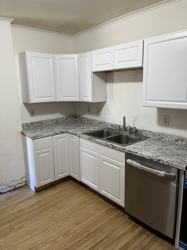 Building Photo - 1757 Wood St