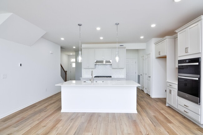 Building Photo - 5559 E Spaniel Dr