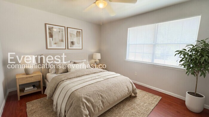 Building Photo - 1100 Cotton Ave SW