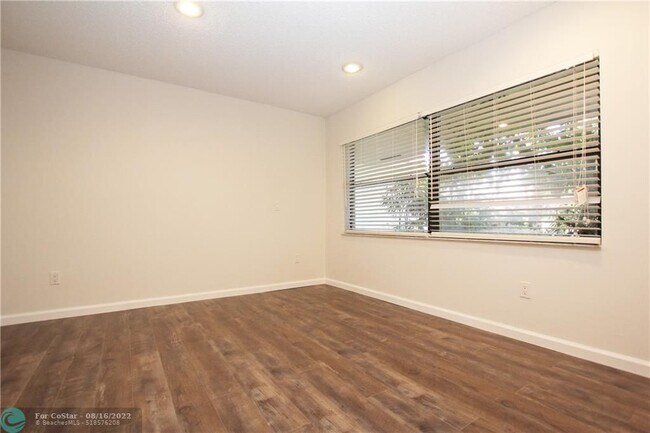 Building Photo - 10134 Boca Woods Ln