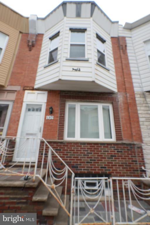 Building Photo - 137 Durfor St