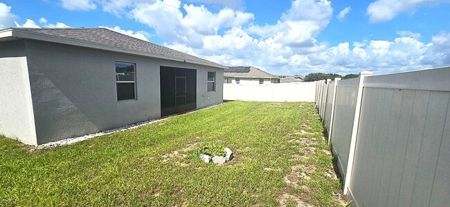 Building Photo - 212 Bergamot Lp