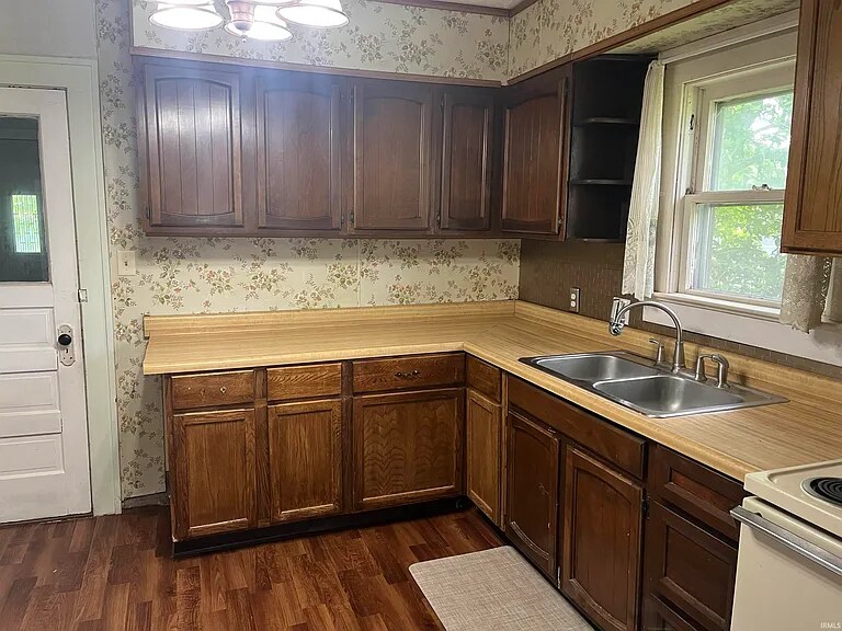 Building Photo - 1308 Muncie