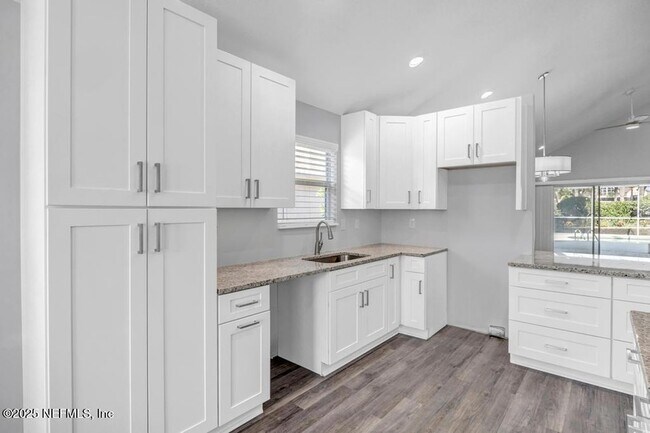 Building Photo - 104 Clam Bake Ct