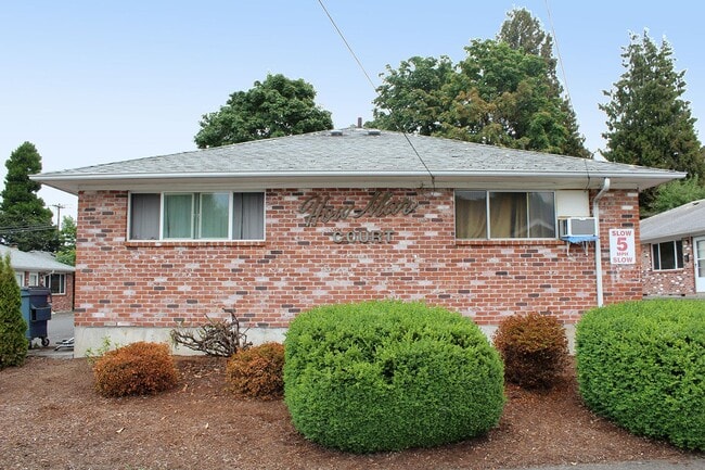 Building Photo - 7312-7334 N Lancaster Ave