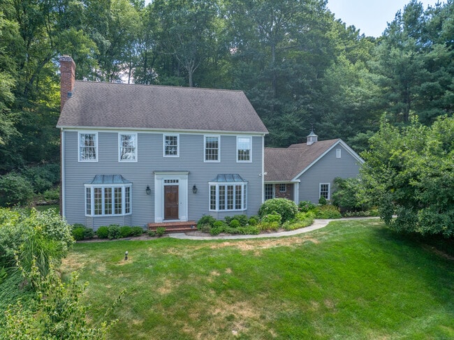 Primary Photo - 112 Old Farms Rd