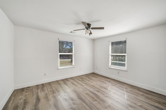 Building Photo - 307 Penick Rd