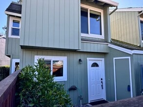Building Photo - 3 Bed, 2 Bath Home in Rohnert Park