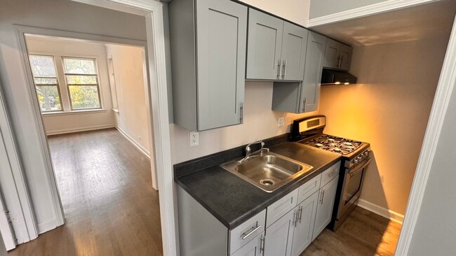 Building Photo - 4441 N Central Ave