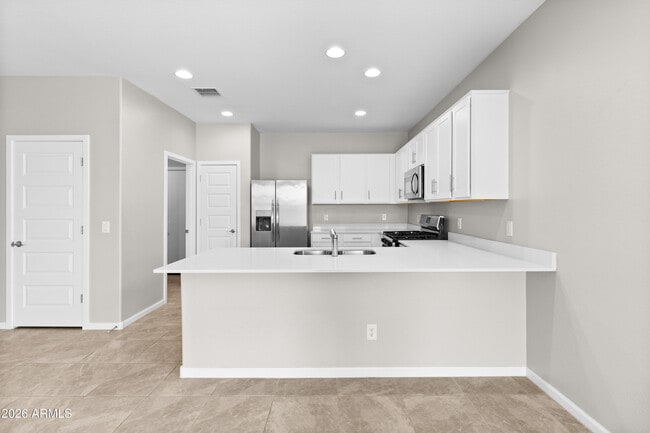 Building Photo - 3236 Juniper Cyn Dr