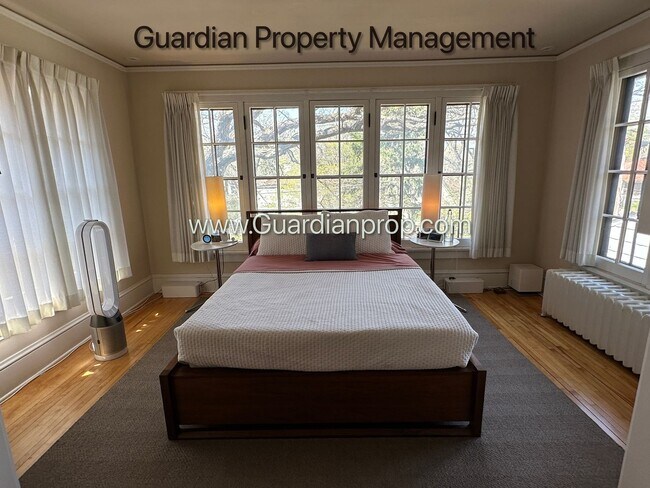 Building Photo - Lake is the Isles Single Family Home, 2 Car Garage, Dishwasher, Fenced Yard