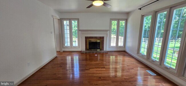 Building Photo - 1 Brattle Ct