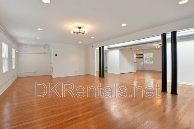 Building Photo - 1448 Iverson St NE