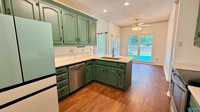 Building Photo - 113 Nobleton Ln NW