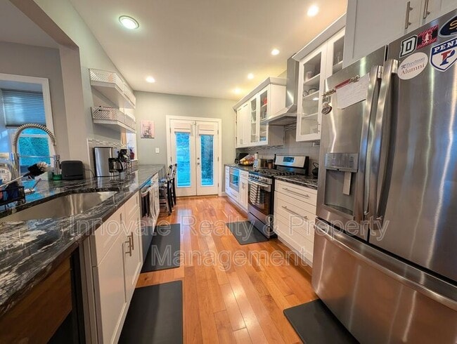 Building Photo - 6519 Lincoln Dr