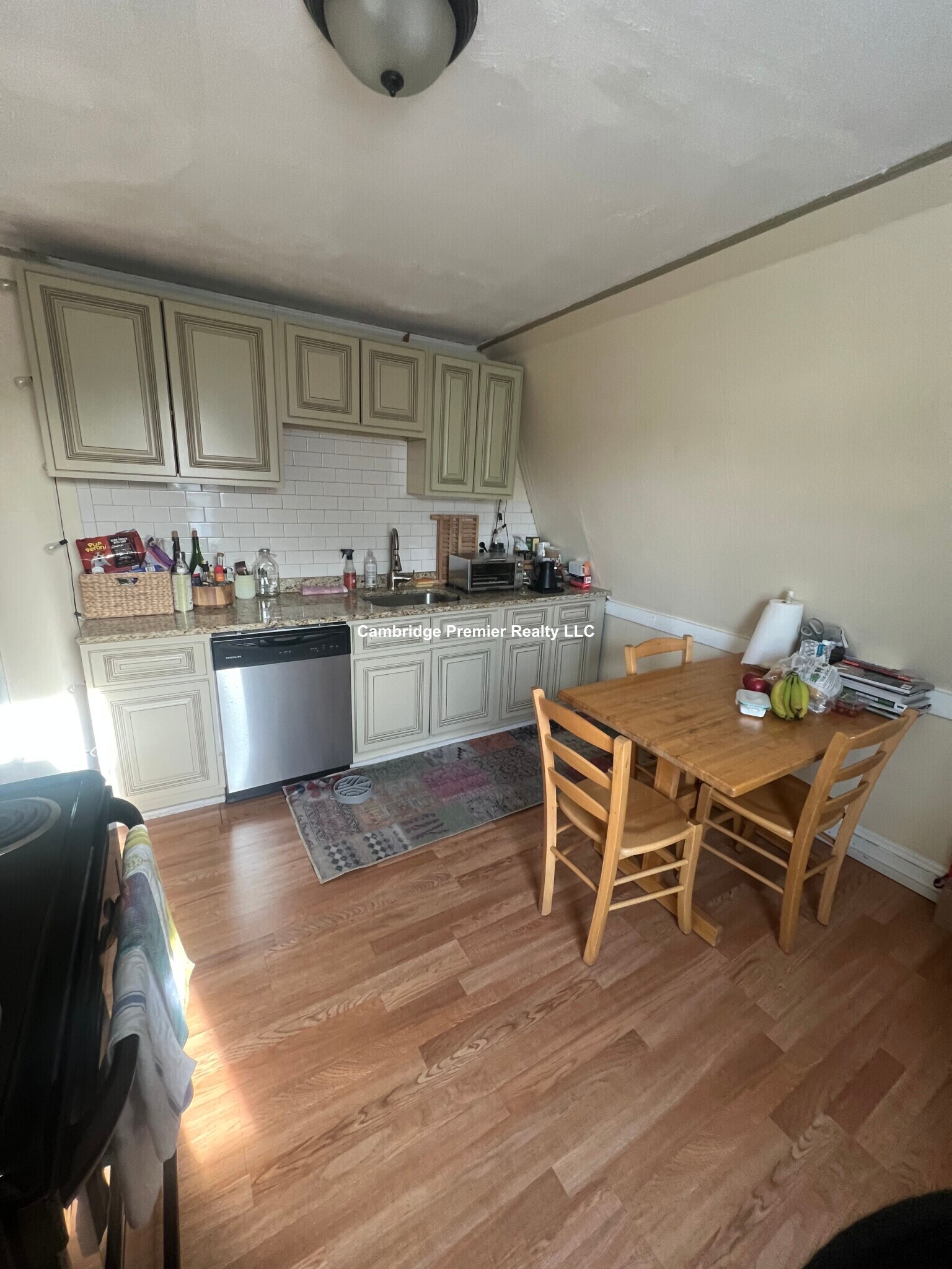 Building Photo - 13 Charnwood Rd