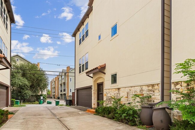 Building Photo - 5743 Kansas St