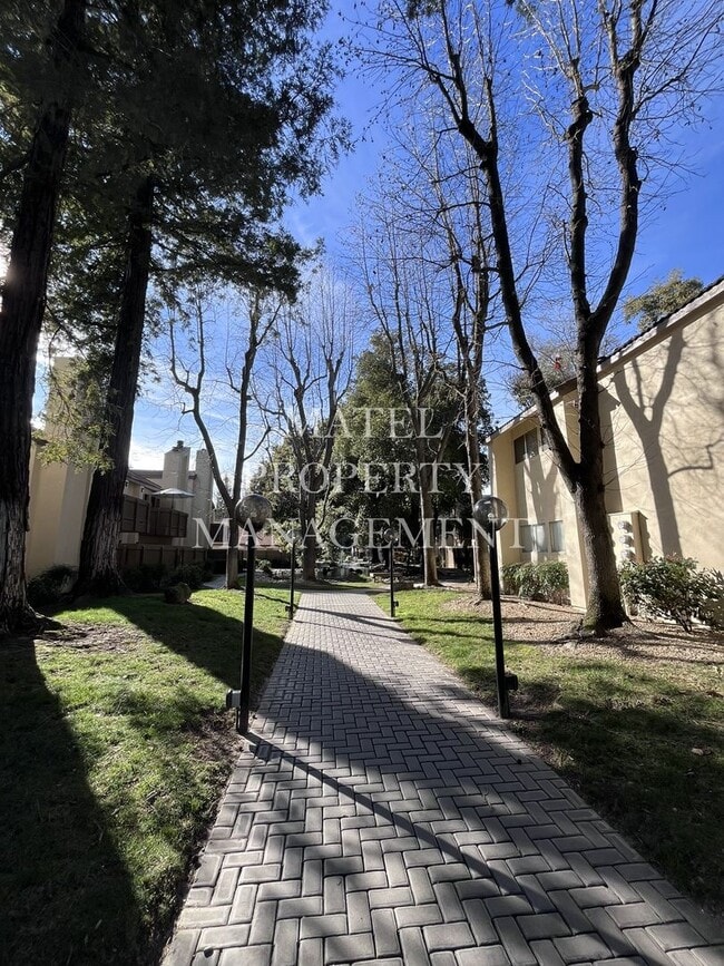 Building Photo - TUL370