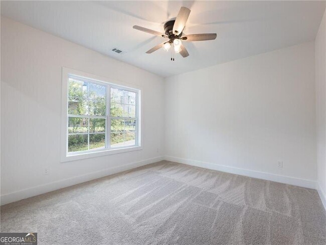 Building Photo - 2438 Shadburn Ferry Dr