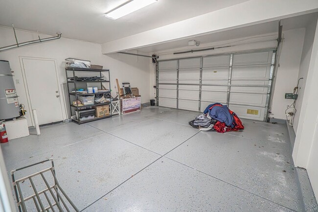 Building Photo - Fully Furnished House - Short Term Lease -  Month to Month - Most utilities Included