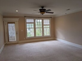 Building Photo - 223 Waterford Lake Dr