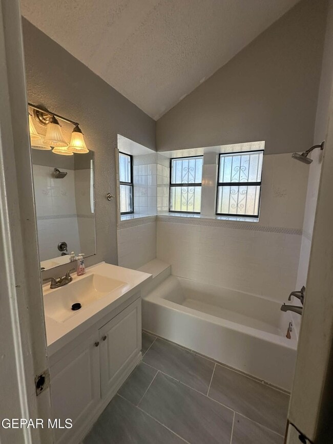 Building Photo - 11364 Crater Lake Ave