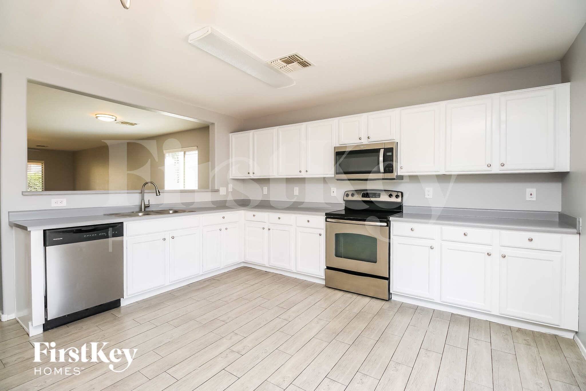 Building Photo - 40608 N High Meadows Dr