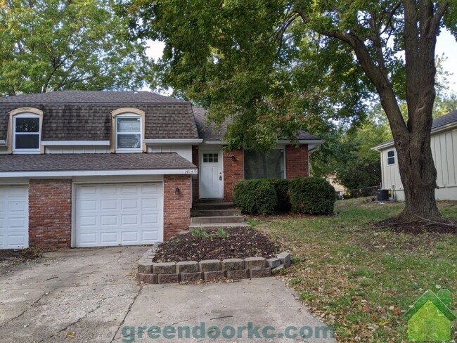 Primary Photo - 1425 E Haven Ln