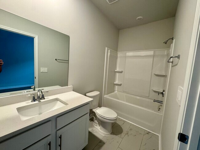 Building Photo - 207 Stockyard Cir