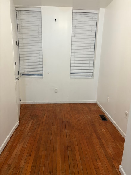 Building Photo - 2351 N Park Ave