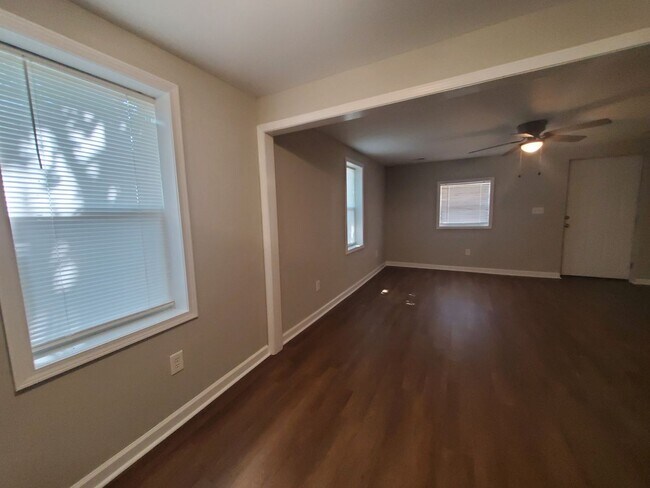 Building Photo - 2618 Graham Rd