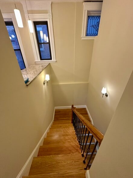 Building Photo - 184 Saint Paul St