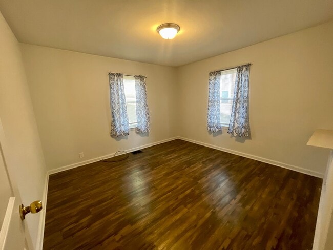 Building Photo - Spring Into Savings! Sign your lease now and get 50% OFF March Rent!