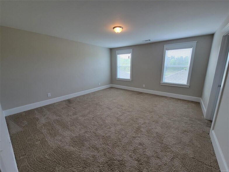 Building Photo - 71 Honey Crisp Ln