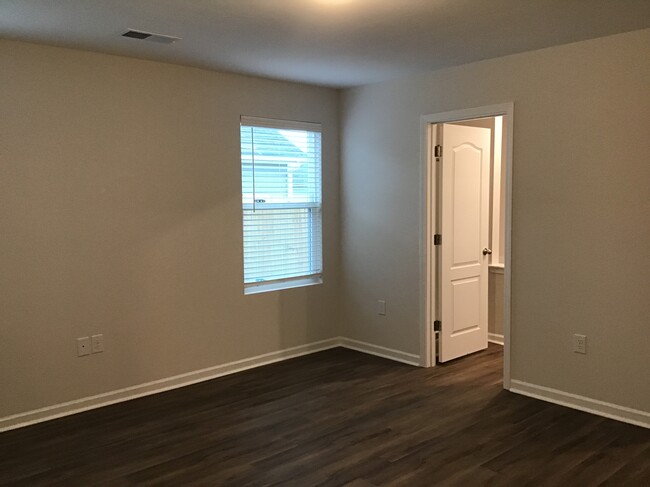 Building Photo - 7133 Boykin Spaniel Way