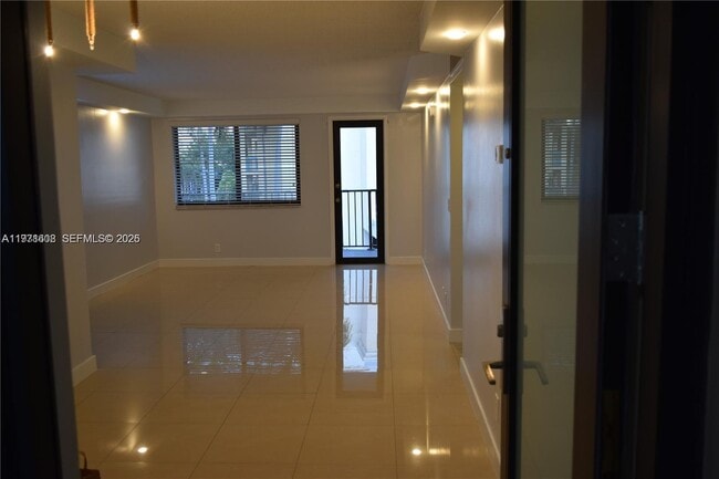 Building Photo - 301 Golden Isles Dr