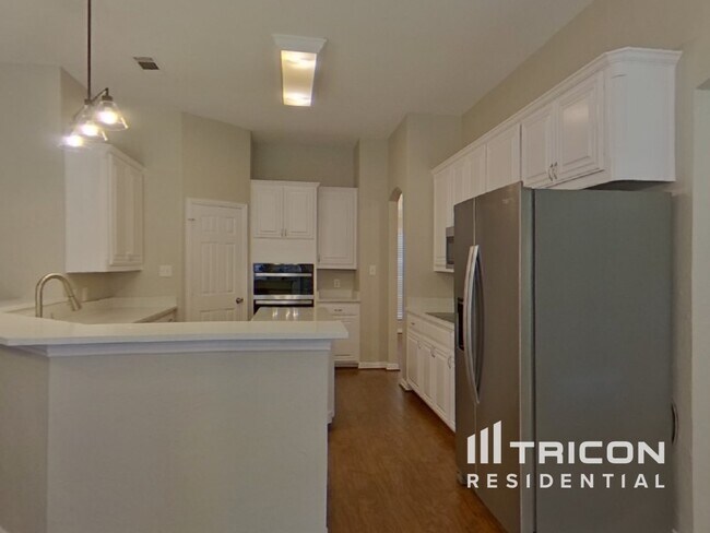 Building Photo - 3804 Cross Country Trail
