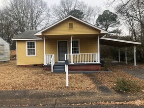 Building Photo - 3 Bedroom with cover parking