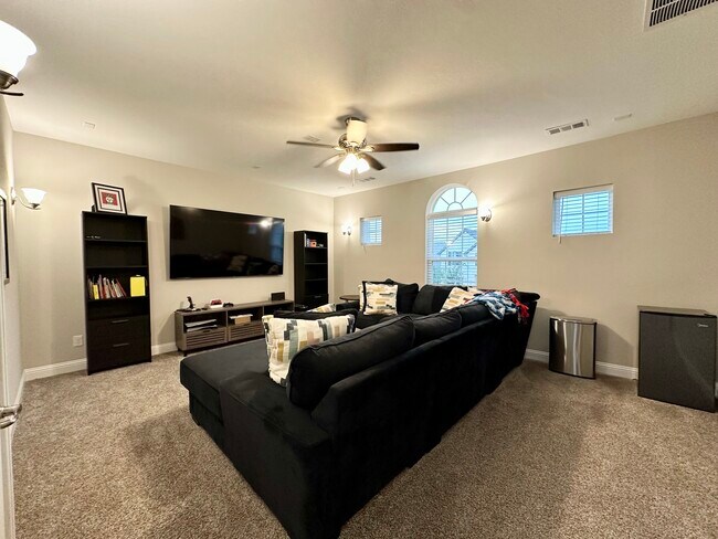 Building Photo - 7016 Elk Springs Dr